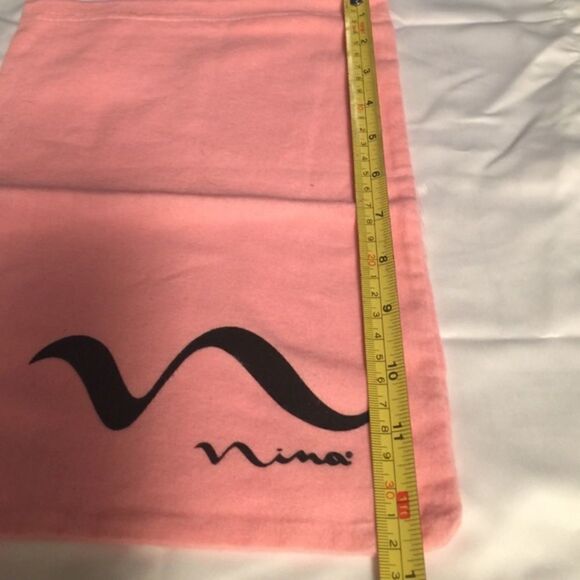 🎉1 hr sale🎉Nina dust bag👡 - Picture 2 of 5